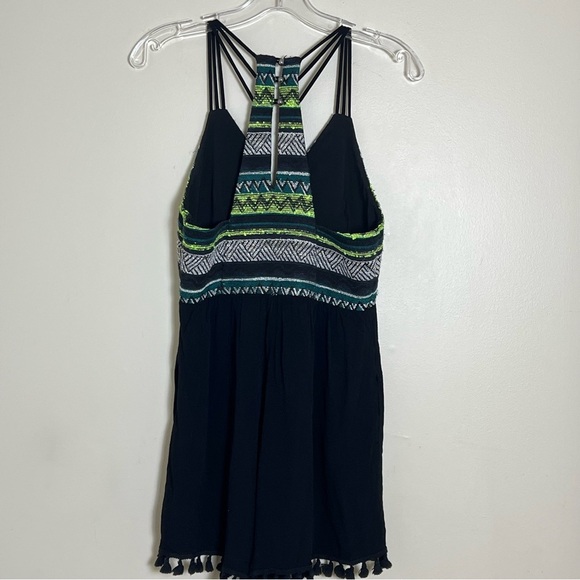 Saylor Alivia Aztec Chevron Embroidered Tassel Deep V Romper Size Small Boho - Picture 6 of 10